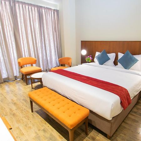 Hotel Octave Rococco Morjim Pernem Exterior foto