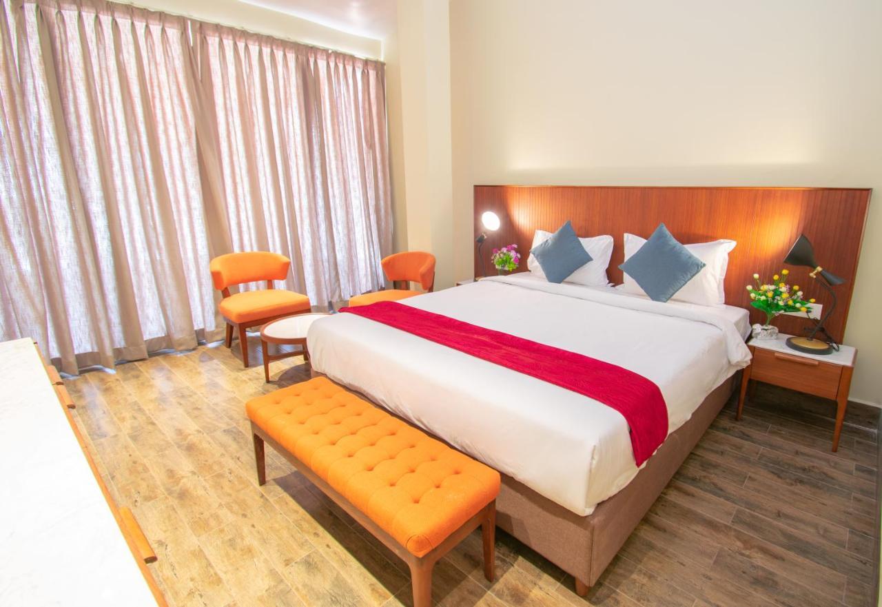 Hotel Octave Rococco Morjim Pernem Exterior foto